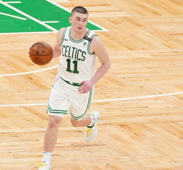 关于赛后波士顿凯尔特人备战亚冠，战术微调细节曝光，气氛紧张，资深球员宣示担当的信息