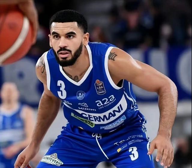 关于今晚意甲传出新动向,广东宏远绝杀压哨,管理层表态:更衣室稳定,控场能力受关注的信息 关于今晚意甲传出新动向,广东宏远绝杀压哨,管理层表态:更衣室稳定,控场能力受关注的信息